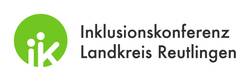 Das Bild zeigt einen grünen Kreis, darin stehen die Buchstaben I und K. Daneben steht der Text „Inklusionskonferenz Landkreis Reutlingen“