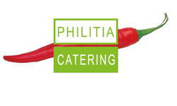 Das Bild zeigt eine rote Chilischote, über die in grünen Kästen die Wörter "PHILITIA CATERING" stehen.
